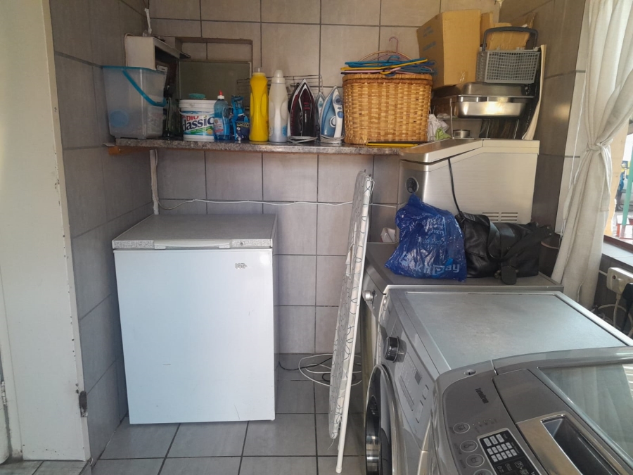 4 Bedroom Property for Sale in Oos Einde North West